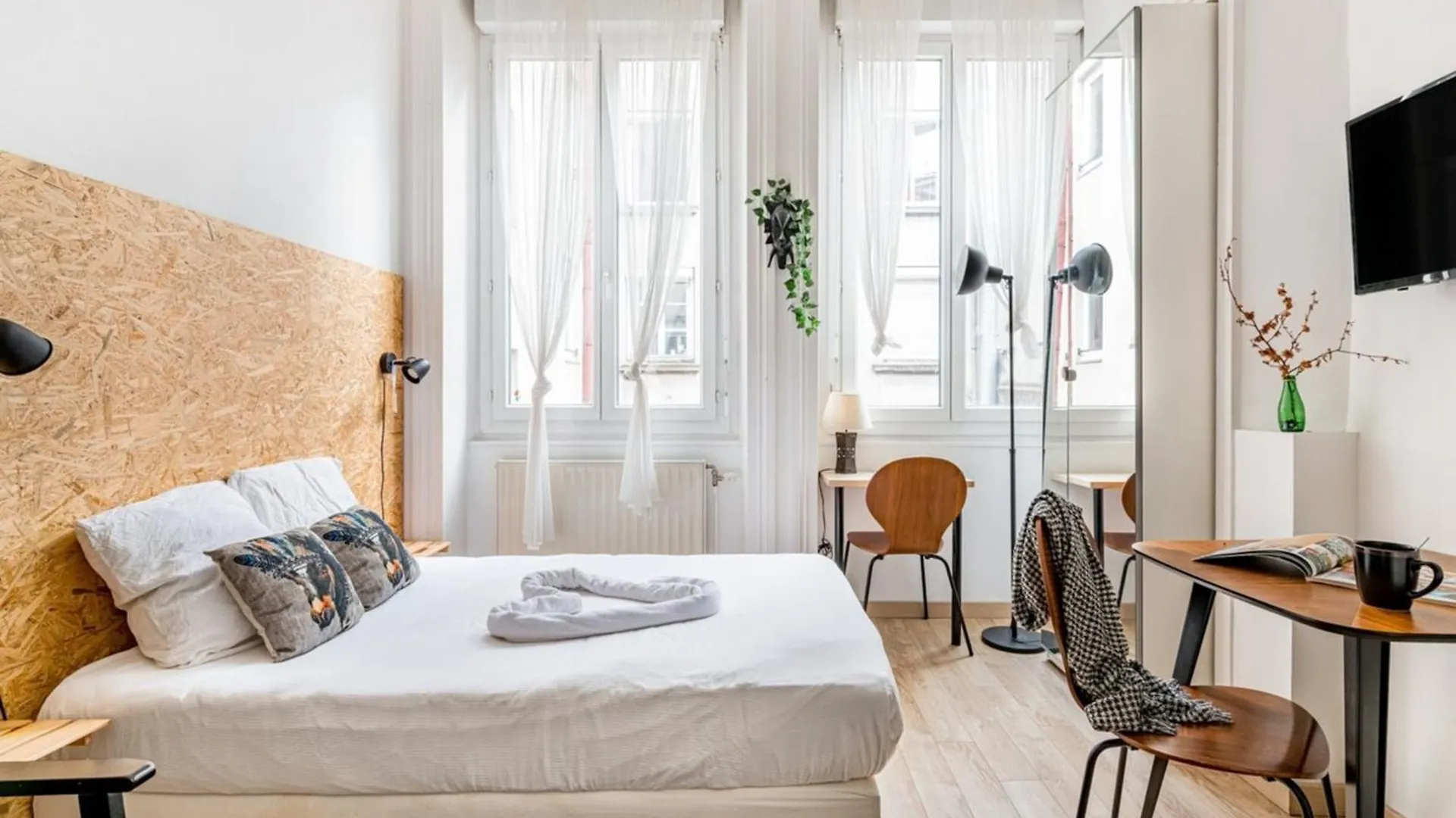 Beige Hospitalite - La Bohemienne - Central Proche Place Jean Jaures Saint-Etienne  Apartment