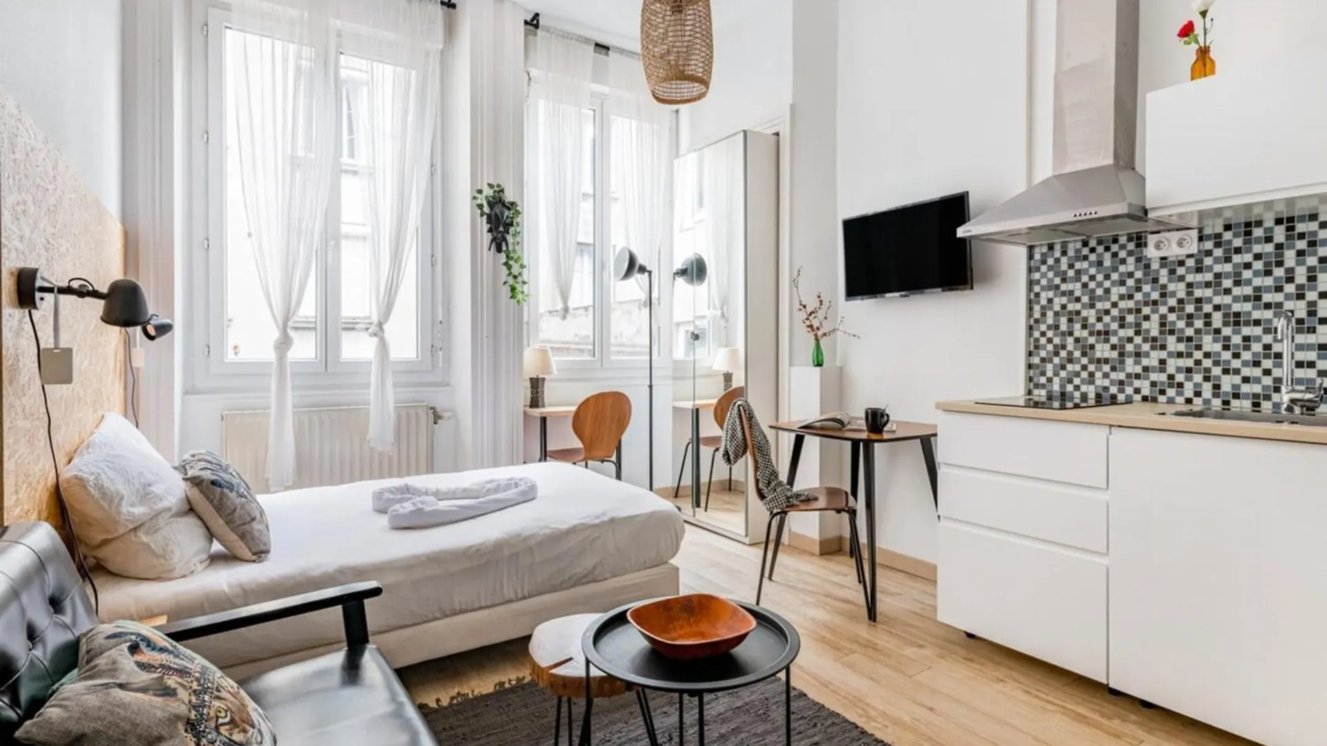 Beige Hospitalite - La Bohemienne - Central Proche Place Jean Jaures Saint-Etienne  Saint-Etienne (Loire)